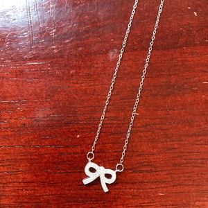 🔥 Brand new sterling silver bow necklace
